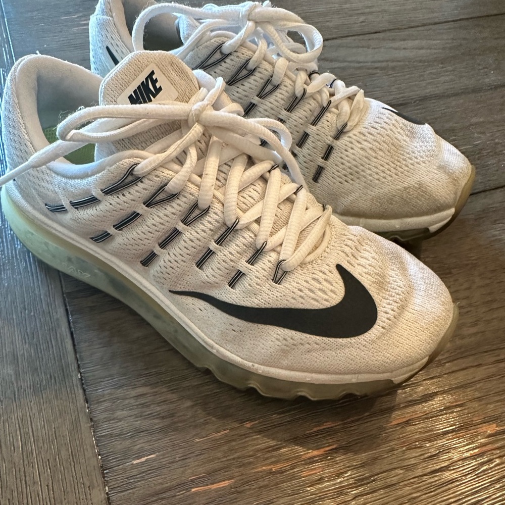 Women Nike Air Max size 7
